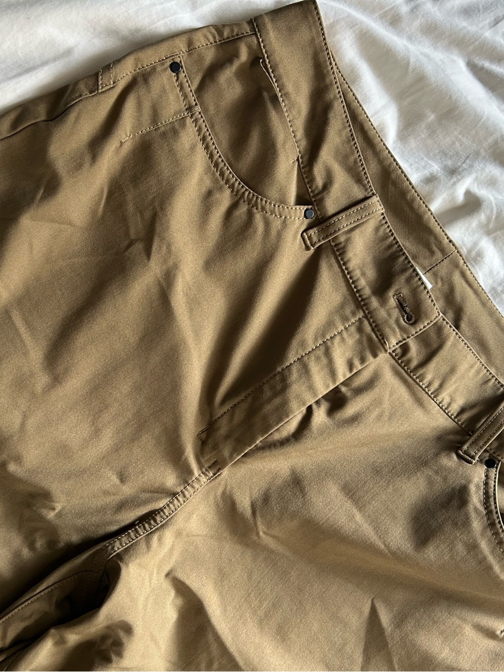 lululemon athletica Men's Chino Pants in Khaki Brown